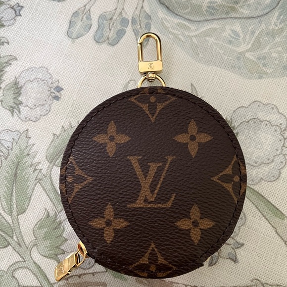 Louis Vuitton Handbags - ♥️SOLD♥️. Louis Vuitton Round Coin Purse